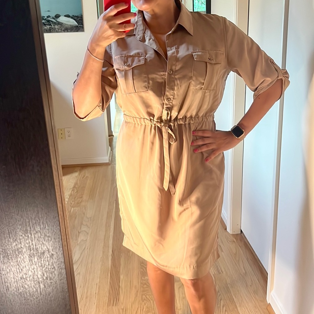 Military button khaki lightweight dress w/pockets, attached drawstring belt L